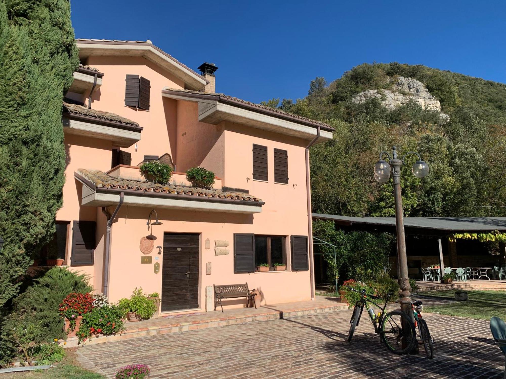 Gasthaus Locanda Salimbeni San Severino Marche Exterior foto