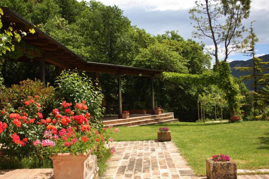 Gasthaus Locanda Salimbeni San Severino Marche Exterior foto