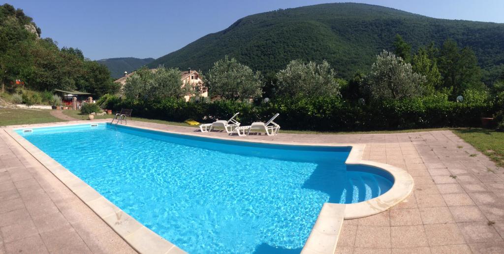 Gasthaus Locanda Salimbeni San Severino Marche Exterior foto