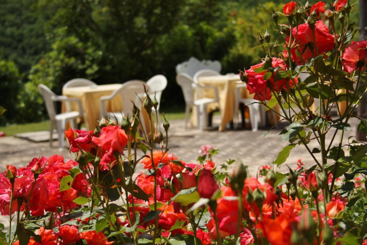 Gasthaus Locanda Salimbeni San Severino Marche Exterior foto